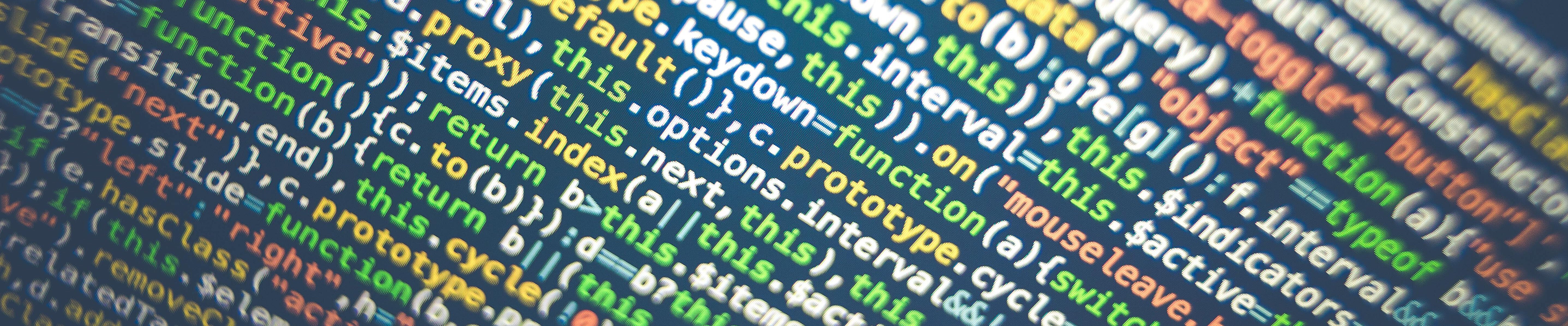 bunter HTML-Code auf schwarzem Bildschirm